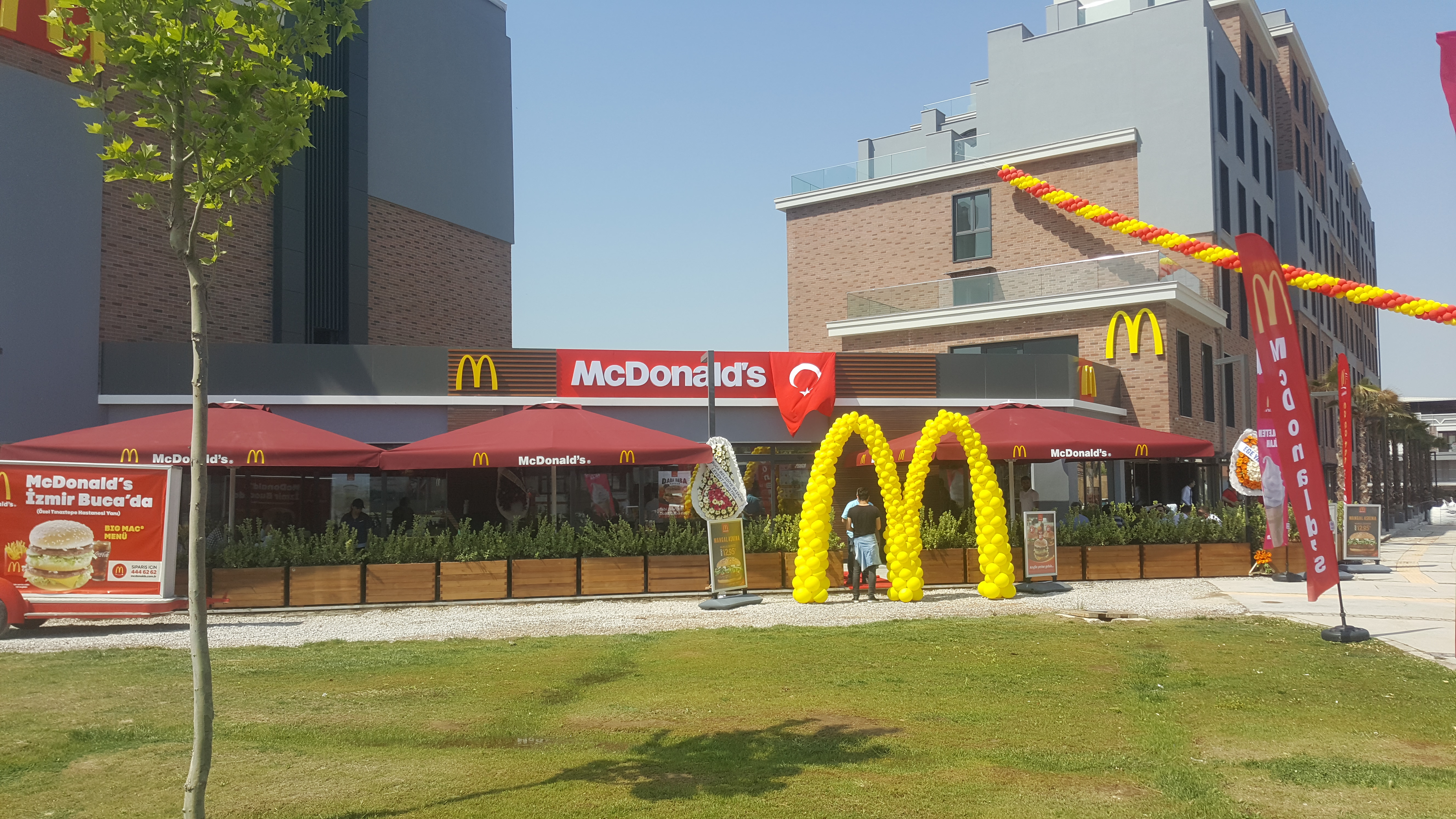 mc donalds İzmir Buca Şubesi